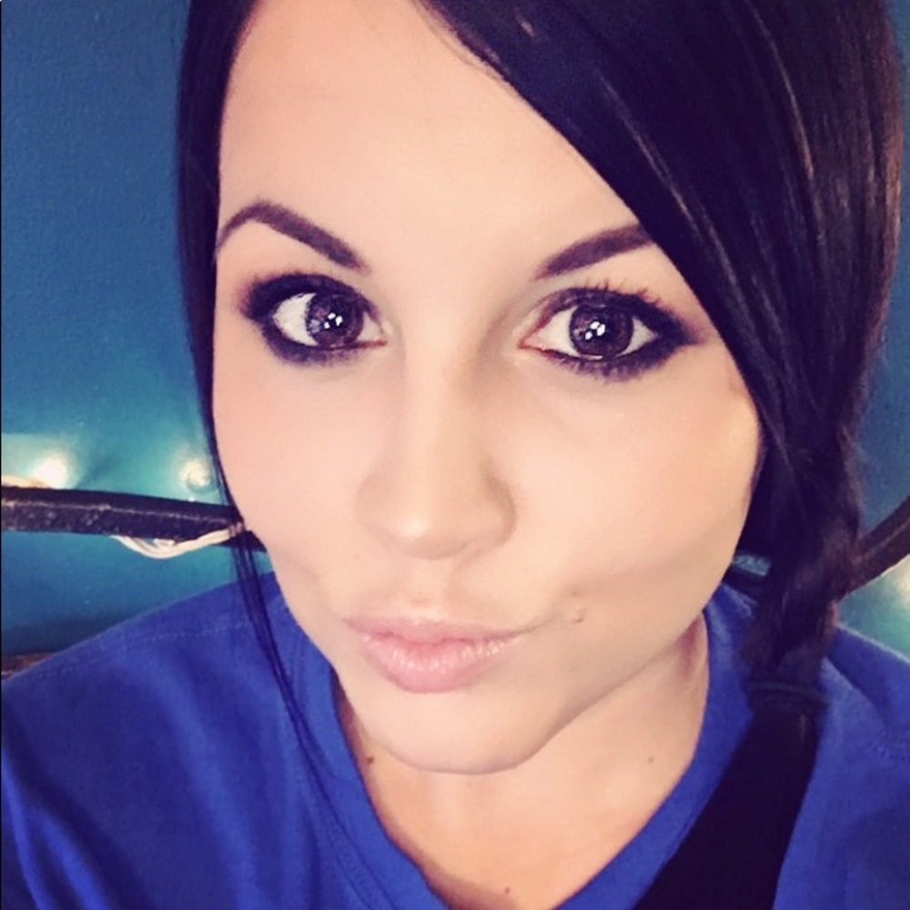 Meet your Posher, Ashley